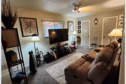 2017 Meadow Glen, Irving, TX 75060 - Photo 12