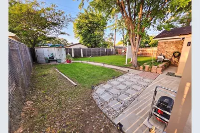 2017 Meadow Glen, Irving, TX 75060 - Photo 16