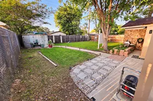 2017 Meadow Glen, Irving, TX 75060 - Photo 16
