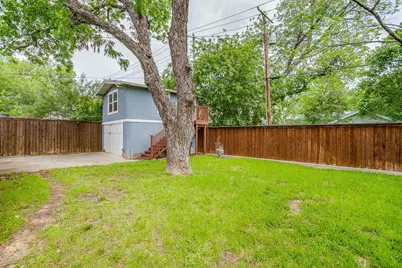 2208 Mistletoe Avenue, Fort Worth, TX 76110 - Photo 32