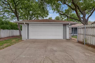 7631 Meadow Rd, Dallas, TX 75230 - Photo 40
