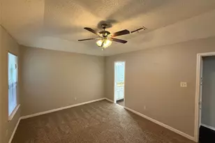 221 Arnold St, Crowley, TX 76036 - Photo 16
