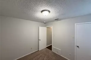221 Arnold St, Crowley, TX 76036 - Photo 8