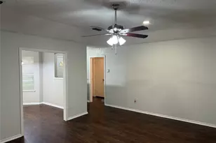 221 Arnold St, Crowley, TX 76036 - Photo 4