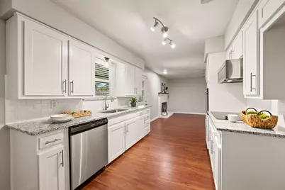 652 Oak Drive, Hurst, TX 76053 - Photo 4
