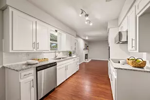 652 Oak Dr, Hurst, TX 76053 - Photo 4