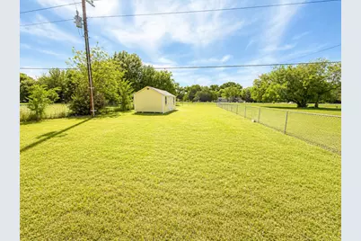 5402 Arrowhead Drive, Granbury, TX 76048 - Photo 2