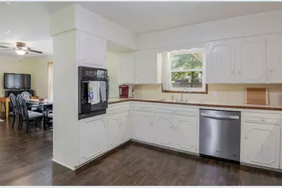 1905 Thomas Place, Arlington, TX 76010 - Photo 12