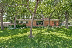 5254 Lambeth Ln, Fort Worth, TX 76112 - Photo 2