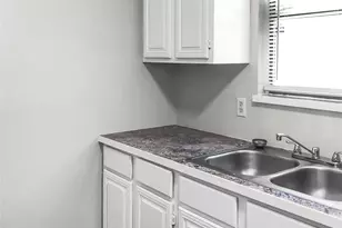 1114 Valley View Dr, Glenn Heights, TX 75154 - Photo 8