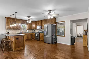 112 W Oak St, Olney, TX 76374 - Photo 8