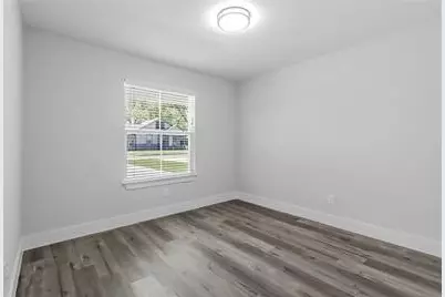406 W 6th Street #1, Bonham, TX 75418 - Photo 6