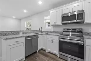 406 W 6th St, Bonham, TX 75418 - Photo 4