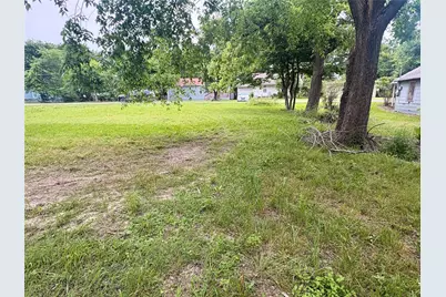 704 E 8th Street, Bonham, TX 75418 - Photo 2