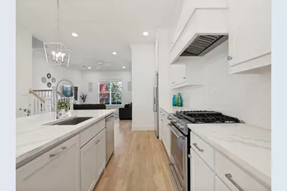 732 W 7th Street, Dallas, TX 75208 - Photo 10