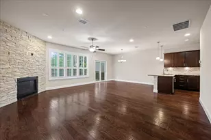 424 Hunt Dr, Lewisville, TX 75067 - Photo 4