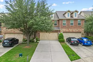424 Hunt Dr, Lewisville, TX 75067 - Photo 2