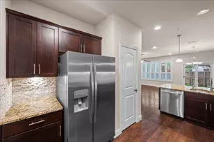 424 Hunt Dr, Lewisville, TX 75067 - Photo 8