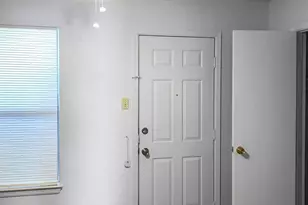 821 N Mesquite St, Arlington, TX 76011 - Photo 8
