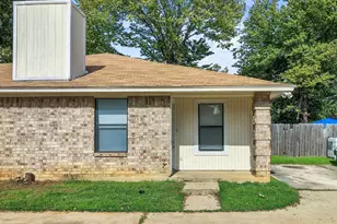 821 N Mesquite St, Arlington, TX 76011 - Photo 1