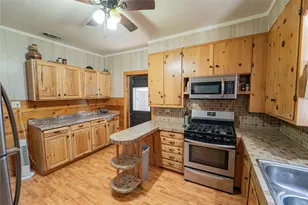 1404 W Walker St, Breckenridge, TX 76424 - Photo 12