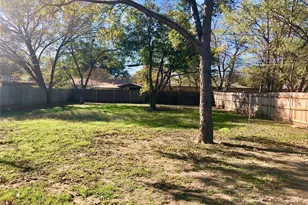 913 Russell Ln, Bedford, TX 76022 - Photo 28