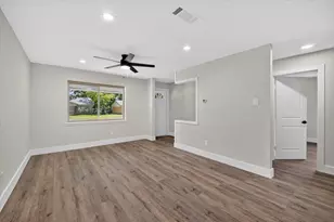 913 Russell Ln, Bedford, TX 76022 - Photo 4