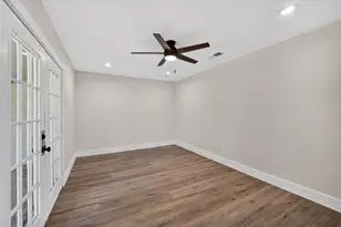 913 Russell Ln, Bedford, TX 76022 - Photo 12