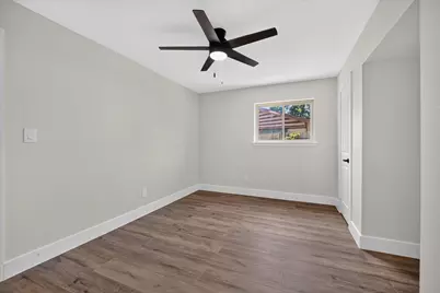 913 Russell Lane, Bedford, TX 76022 - Photo 16