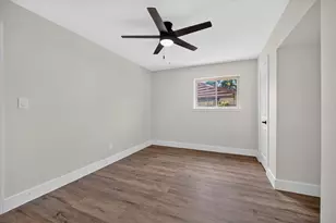 913 Russell Ln, Bedford, TX 76022 - Photo 16