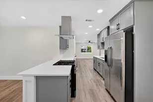 913 Russell Ln, Bedford, TX 76022 - Photo 8
