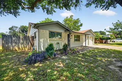 913 Russell Lane, Bedford, TX 76022 - Photo 2
