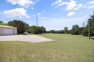 425 Indian Mountain Ct, Granbury, TX 76048 - Photo 22