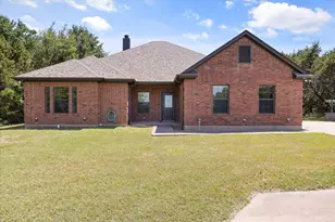 425 Indian Mountain Ct, Granbury, TX 76048 - Photo 2