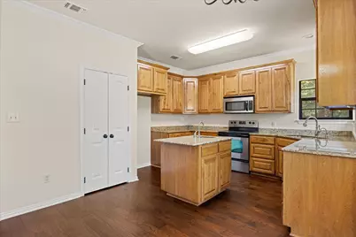 425 Indian Mountain Court, Granbury, TX 76048 - Photo 14