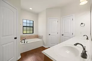 425 Indian Mountain Ct, Granbury, TX 76048 - Photo 10