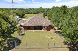 425 Indian Mountain Ct, Granbury, TX 76048 - Photo 34