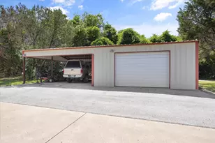 425 Indian Mountain Ct, Granbury, TX 76048 - Photo 24
