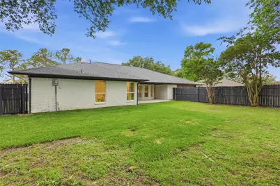 105 Wellesley Drive, Irving, TX 75062 - Photo 40