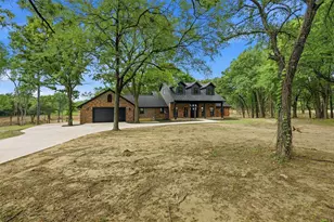 410 Arkansas Rd, Sadler, TX 76264 - Photo 2