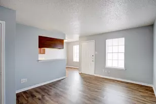 313 Queens Ct S, Mansfield, TX 76063 - Photo 4