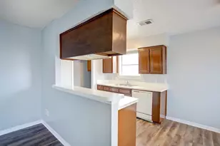 313 Queens Ct S, Mansfield, TX 76063 - Photo 6