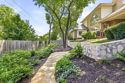 2962 Woodland Hills Drive, Grapevine, TX 76051 - Photo 14