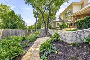 2962 Woodland Hills Dr, Grapevine, TX 76051 - Photo 14