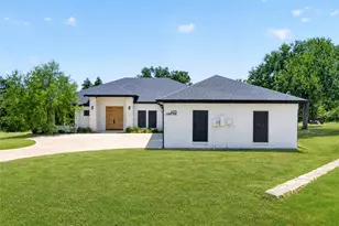 4013 Legend Trl, Granbury, TX 76049 - Photo 1