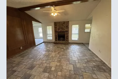 2122 Rainwood Court, Arlington, TX 76017 - Photo 2