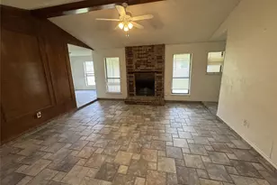 2122 Rainwood Ct, Arlington, TX 76017 - Photo 2