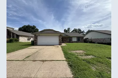 2122 Rainwood Court, Arlington, TX 76017 - Photo 1
