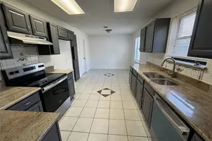 2122 Rainwood Ct, Arlington, TX 76017 - Photo 4