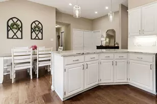 2215 Dallas Dr, Carrollton, TX 75006 - Photo 14